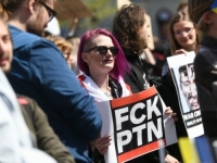 GRAĐANI BEOGRADA ODRŽALI SKUP PODRŠKE UKRAJINI: 'Putin je zločinac' (FOTO)