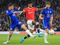 SVE JE MANJE NADE ZA PLASMAN U LIGU PRVAKA: Još jedno loše izdanje Uniteda na Old Traffordu, Chelsea se vraća kući neporažen (VIDEO)