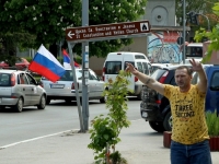 SRBI SUPROTNO OD OSTATKA SVIJETA: Održan proruski skup uz poruku 'Nećemo okrenuti leđa bratskoj Rusiji' (FOTO)