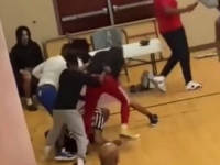 HAOS U SPORTSKOJ DVORANI: Djeca i roditelji prebili sudiju na košarkaškoj utakmici (VIDEO)