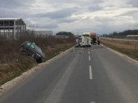 SAOBRAĆAJNA NESREĆA U BiH:  U sudaru dva vozila povrijeđene tri osobe