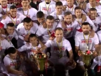 POČELA JE VELIKA FEŠTA U MOSTARU: Nakon pobjede protiv 'Širokog', dodijeljen šampionski pehar nogometašima Zrinjskog (FOTO)
