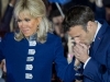 FRANCUSKI CHIC: Brigitte Macron na suprugovoj inauguraciji sva u bijelom, ali jedan detalj... (FOTO)