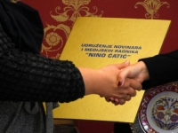 UDRUŽENJE NOVINARA I MEDIJSKIH RADNIKA OSUDILO POTEZ SKUPŠTINE KANTONA SARAJEVO: 'Nagrađivanjem Tromp indirektno se udruženja žrtava označavaju kao zlonamjerne!'