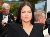 ODVAŽNA KOMBINACIJA NA CRVENOM TEPIHU: Goli trudnički stomak Adriane Lime zasjenio sve haljine u Cannesu