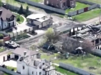 NOĆNA MORA VLADIMIRA PUTINA: Pogledajte kako dronovi pale ruske tenkove kao da su od papira (VIDEO)