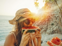 NAJAVLJUJU SE VELIKE VRUĆINE, DOBRO PRIPAZITE: Ovo je hrana koja vam može donijeti zdravstvene probleme