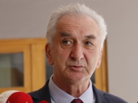 'SB' ZABILJEŽILA, ŠAROVIĆ PREDAO PRIJAVU ZA IZBORE: Uskoro objavljuju imena kandidata za sve nivoe vlasti (FOTO)