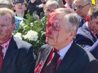 AMBASADOR RUSIJE POKUŠAO ODATI POČAST ŽRTVAMA II SVJETSKOG RATA: Završio je 'krvave' glave (VIDEO)