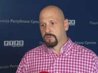 NEPRIMJERENI KOMENTARI: Podnesena krivična prijava protiv novinara Danijela Simića zbog negiranja genocida