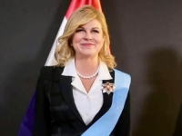 BIVŠA PREDSJEDNICA HRVATSKE IZGLEDA NEPREPOZNATLJIVO: Kolinda primila najveću poljsku nagradu, pa se pohvalila fotografijama…