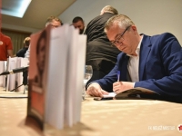 DARIO MEHMEDOVIĆ, NOVINAR FTV-a, AUTOR KNJIGE O MUHAMEDU MUJIĆU, ZA 'SB': 'Jednostavno, čitav život slušam priče starijih oko sebe da je Hamić najbolji fudbaler koji je hodao ovim prostorima i onda...'