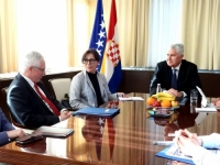 HDZ DRUGAČIJE 'ČITA' PORUKE: Ambasador SAD-a u BiH skrenuo Čoviću pažnju na...