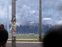 BEOGRADSKI FOLKLOR: Tuča navijača Crvene zvezde i Partizana prije... (VIDEO)