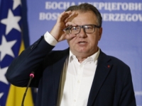 OGLASILI SE IZ SDA : 'Umjesto odgovora o tajnim ugovorima Trojke, Nikšić izmišlja priču o 'plaćenim SMS anketama''