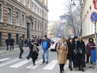 POLICIJA OSIGURAVA PODRUČJE: Zbog dojave o bombi evakuirana zgrada Općinskog suda u Sarajevu...