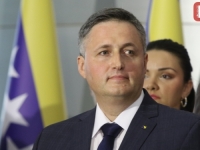 BEĆIROVIĆ UPUTIO PRVU PORUKU NAKON KANDIDIRANJA: 'Ova zemlja napokon treba, ne politikante već reformatore, prihvatam kandidaturu vjerovatno u najtežem momentu u postdejtonskoj BiH'