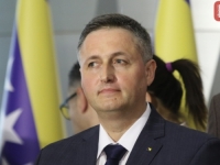 BEĆIROVIĆ 'BOCNUO' KOMŠIĆA: 'Neka ga podrži SDA!'