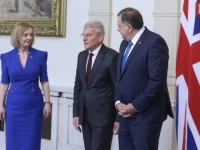 NJEMU ODAVNO TREBA STRUČNA POMOĆ: Dodik divljao na sastanku, Truss ga...