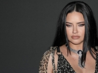 SEKSI MAMA: Adriana Lima blista kao trudnica, jedna od najljepših žena svijeta snimljena na dodjeli nagrada u Francuskoj....