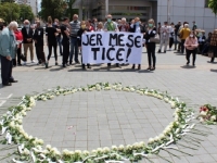 PREŽIVJELI ČEKAJU DEVET GODINA SPOMENIK UBIJENOJ DJECI: Na Dan bijelih traka u Prijedoru najavljeno slavlje u čast Orbana, Mitrovića i Vučića
