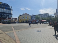 PROPALO OBILJEŽAVANJE ROĐENDANA MITROVIĆA I ORBANA U PRIJEDORU: Bijeli čaršafi na prozorima