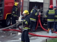 VELIKI POŽAR NA ALIPAŠINOM POLJU: Zapalio se produžni kabl u stanu u neboderu