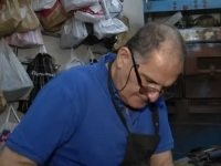 KAKO JE SAFA KAMAR POSTAO SAFET: Priča o diplomiranom tehnologu iz Iraka koji decenijama popravlja obuću u našoj zemlji (VIDEO)