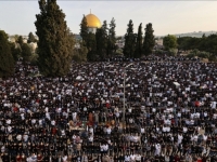 PONOSNI PALESTINCI: 200 hiljada ljudi na bajram-namazu u Al-Aksi
