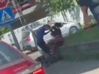 SVE JE SNIMLJENO: Žestoka tuča na ulicama Banja Luke (VIDEO)