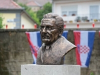 JOŠ JEDNA U NIZU: Povodom Dana državnosti Hrvatske otkrivena nova bista Franje Tuđmana, vrlo neobične izvedbe... (FOTO)