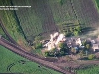 PRECIZNO GAĐANJE NEPRIJATELJSKE ŽIVE SILE: Fascinantan snimak ukrajinskih artiljeraca (VIDEO)