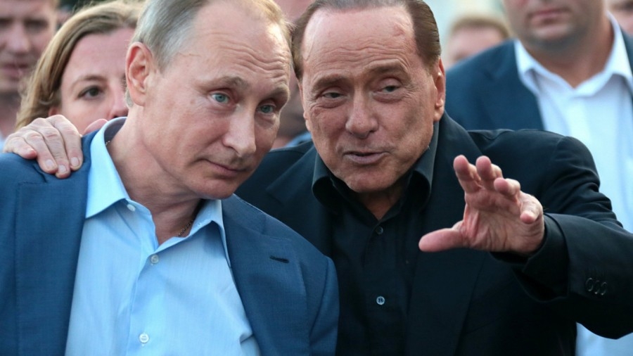 BERLUSCONI RAZO ARAN PONA ANJEM SVOG PRIJATELJA IZ MOSKVE Zivkam 