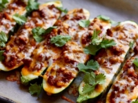 LAGANI RUČAK U SPARNE DANE: Recept za zapečene tikvice punjene mesom i sirom