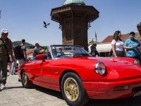 NAJSTARIJI CHEVROLET IZ 1975. GODINE: Na Baščaršiji izloženo više od 40 cabrio oldtimera