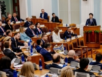 ANDREJ NIKOLAIDIS PIŠE...: 'U ovom trenutku Crnu Goru brane, da prostite - Srbi'