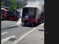 DRAMA U CENTRU BEOGRADA: Zapalio se autobus, putnici...