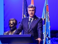 ANDREJ PLENKOVIĆ NA SABORU HDZ-a 'POSVETIO VIŠE PAŽNJE RAZNIM PITANJIMA': 'Hvala ti Franjo na vizionarstvu, mudrosti i umiješnosti'