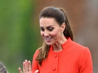 VIDNO RASPOLOŽENA: Catherine Middleton za treći dan proslave izabrala elegantnu i upečatljivu kombinaciju (FOTO)