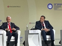 DA PARAFRAZIRAMO ONO O ČEMU JE DODIK GOVORIO U SANKT PETERBURGU: 'Dolazim iz zemlje koju ne predstavljam, ona postoji, ali je nestabilna, pa sam ovdje predstavnik entiteta, koji je kao stabilan'