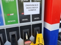 GRAĐANE HVATA PANIKA: Širom Slovenije pumpe ostaju bez goriva i zatvaraju vrata