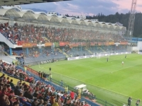 DOŠLI U SARAJEVO: Navijači Crne Gore predali novac navijačima BiH za kupovinu novog kombija