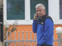 RATNI ZLOČINI U BRATUNCU: 'Trišić je na haubu džipa stavljao Medu Verlaševića te se zalijetao prema zidu škole i kočio, nakon čega je Verlašević udarao u zid'