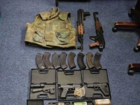 VELIKA POLICIJSKA AKCIJA NA ILIDŽI: Tri osobe uhapšene, evo šta je sve pronađeno (FOTO)