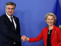 ODUŠEVLJENJE U SUSJEDSTVU: Ispunjeni su kriteriji za ulazak u eurozonu, 1. januara Hrvatska ulazi u 'porodicu' sa 340 miliona ljudi!