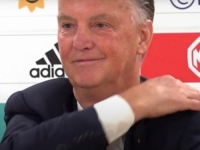 LOUIS VAN GALL PONOVO ODUŠEVLJAVA: Pogledajte kako je na press-konferenciji nasmijao okupljene novinare (VIDEO)