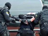 UHAPŠENA OSOBA OSUMNJIČENA ZA AKTIVIRANJE EKSPLOZIVNE NAPRAVE: Pogledajte akciju Specijalne policijske jedinice u Kaknju (VIDEO)