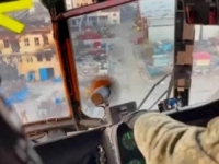 HRABRI PODVIG UKRAJINSKIH PILOTA: Riskirali živote kako bi prevezli hranu braniteljima Azovstala (VIDEO)