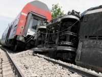TRAGEDIJA U NJEMAČKOJ: Voz izletio s tračnica, poginulo najmanje troje ljudi