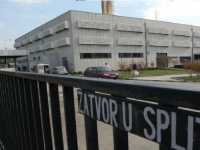 SMRT U ZATVORU: 'Napravili su hitnu obdukciju, prije negoli su javili da je moj brat umro, nešto skrivaju!'